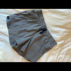 CALIA Women's Journey Woven 5" Shorts Gray